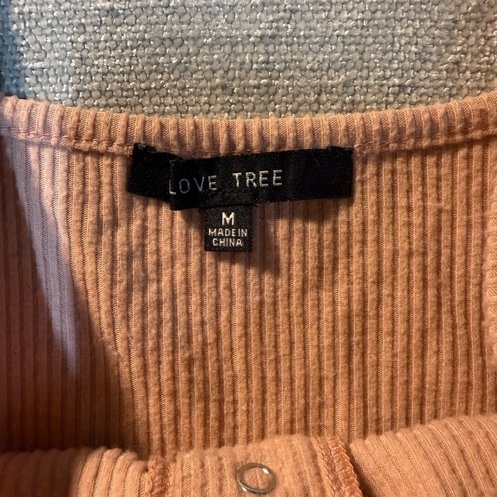 Love Tree Ribbed Button-Front Cropped Tank in Dusty Pink - Picture 2 of 3